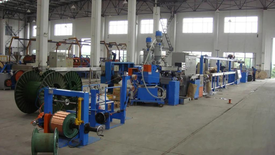 Otomatik Alma Makinesi ile Yüksek Hızlı 60 + 35mm İzolasyon Teli Ekstrüzyon Hattı