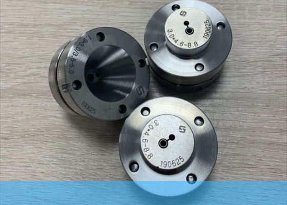 Katı Tungsten Karbid ile Ekstrüzyon ucu ve ölçekleme, Isı ile işlenmiş çelik