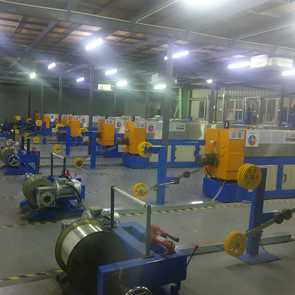 PTFE Tel Yatay Tip İtmeli Ekstrüzyon Makinesi